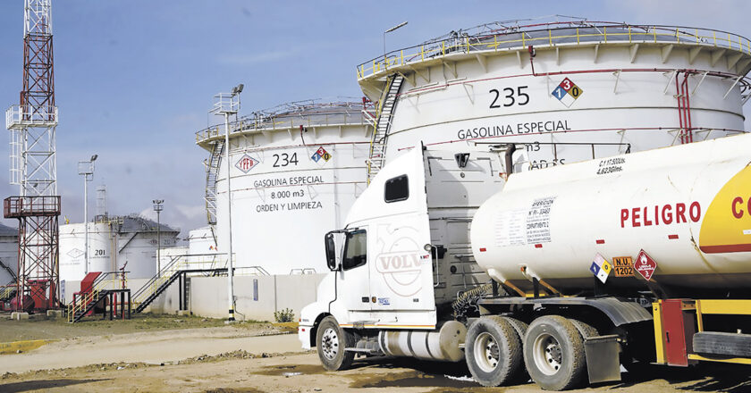 Aseguran provisión de carburantes con 200 cisternas desde Arica