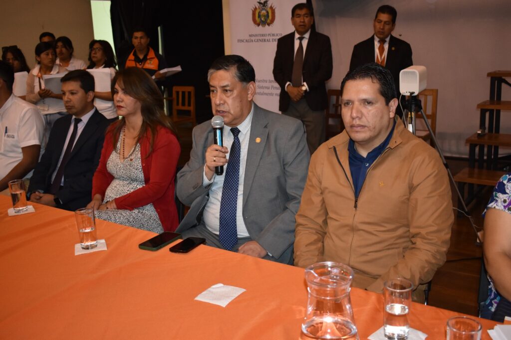 FISCALES DE MATERIA