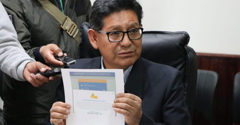 Ministro de Educación niega corrupción, dice que limpiará la imagen del Gobierno y se declara leal al presidente Arce