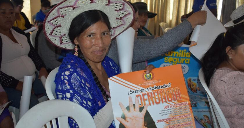 Ministerio Público socializa a mujeres campesinas cómo y dónde presentar denuncias por Violencia de Género en Cochabamba