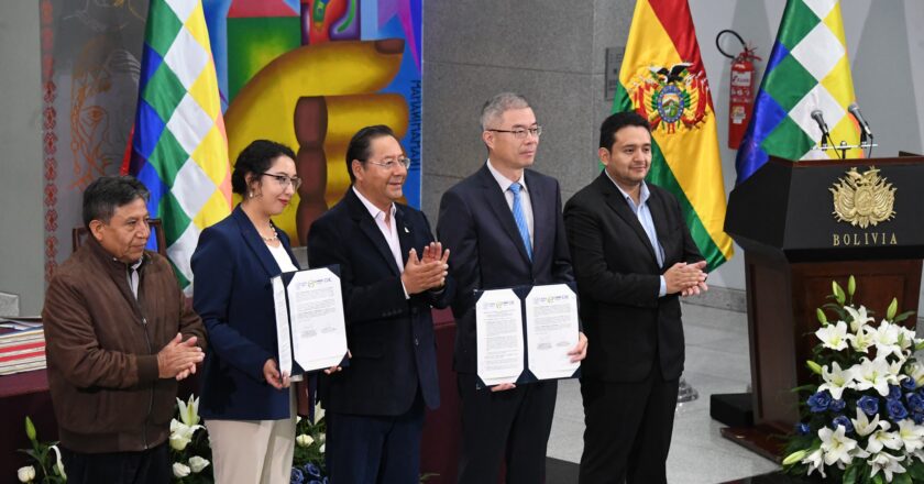 YLB y consorcio chino firman convenio para construir en Uyuni una Planta Piloto de EDL de 2.500 t de producción de litio