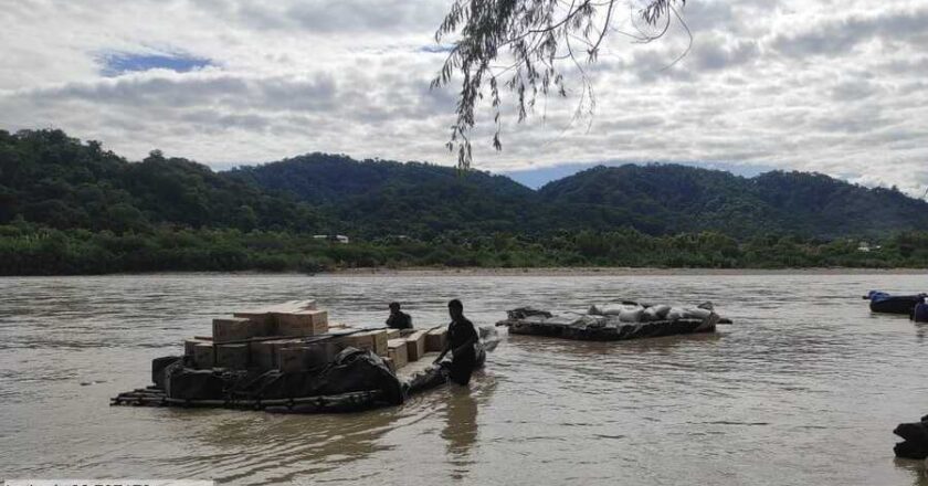 Militares destruyen gomones y rutas ilegales del contrabando en Bermejo