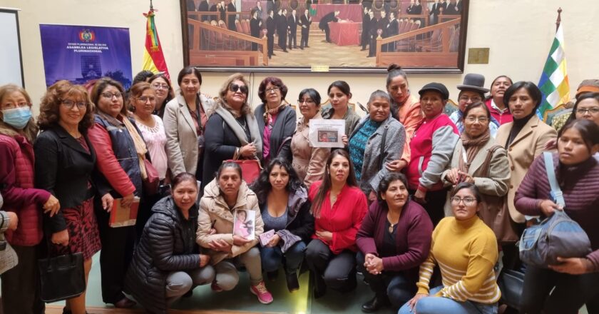 Presentan ley para atender a huérfanos de feminicidios y Comisión de Diputados garantiza su aprobación