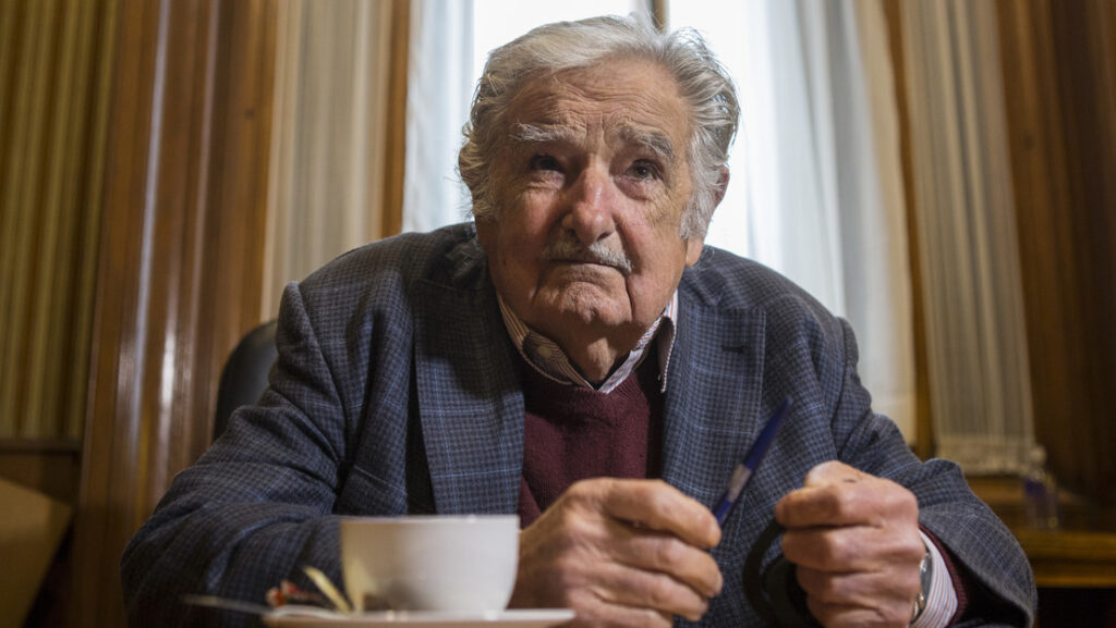 José Mujica anuncia que tiene un tumor en el esófago