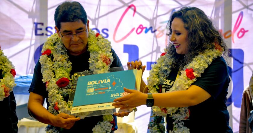 Bolivia activa la Vacunación de Las Américas con la meta de proteger a 1,1 millones de niños de la poliomielitis