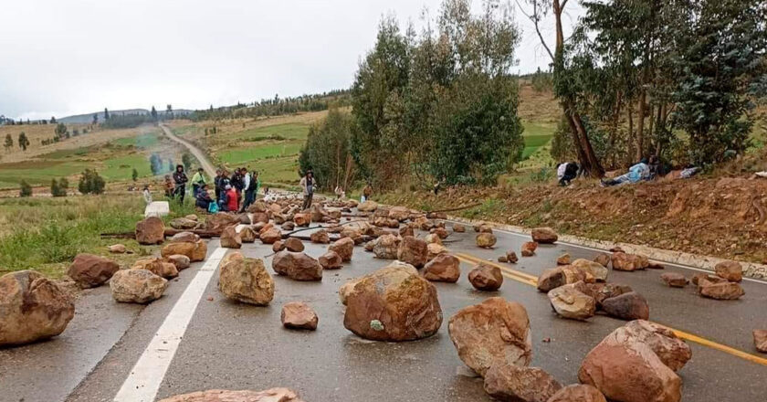 Bloqueos instigados por dirigentes transportistas dejan pérdida por más de Bs 833 millones a la economía