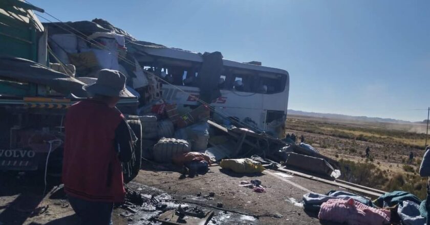 Revise la lista: 21 fallecidos y 16 heridos en el accidente vial Patacamaya-Tambo Quemado