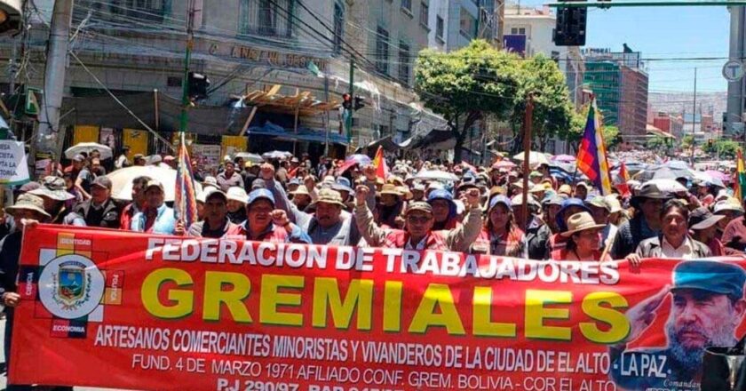 Gremiales anuncian movilizaciones “contundentes” por la escasez del dólar