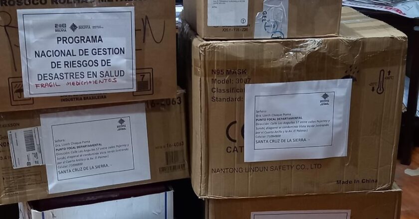 Salud envía media tonelada de medicamentos para afectados por los incendios forestales en Santa Cruz