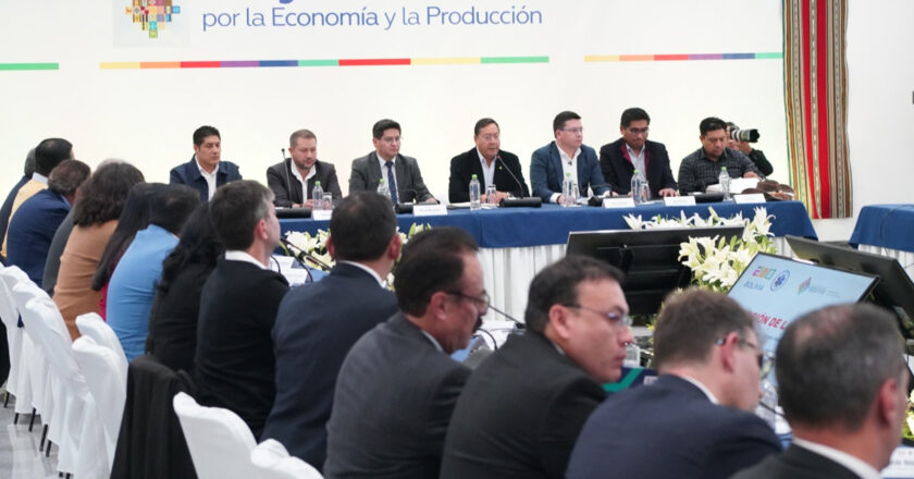 Arce y empresarios se reúnen en el Diálogo Nacional por la Economía y la Producción