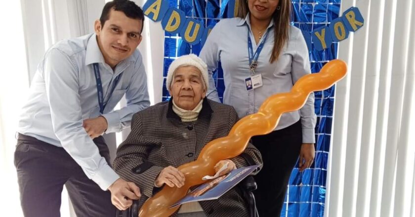 Banco Unión brinda servicios de calidad y calidez a todos los adultos mayores