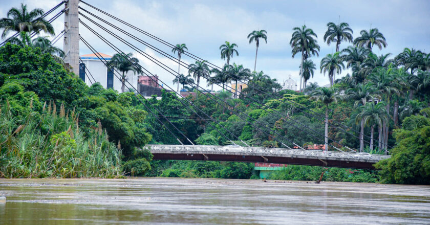 Emiten alerta naranja en ocho departamentos por crecida de ríos y posibles desbordes