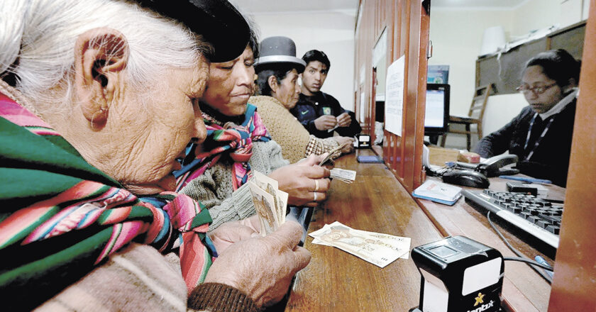 Gobierno de Arce asegura Bs 5.529 MM para la Renta Dignidad en el PGE 2025