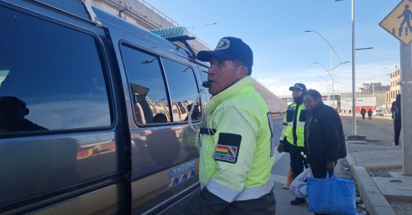 Alcaldía de El Alto suspendió 16 líneas de transporte público por incurrir en trameajes y cobros ilegales
