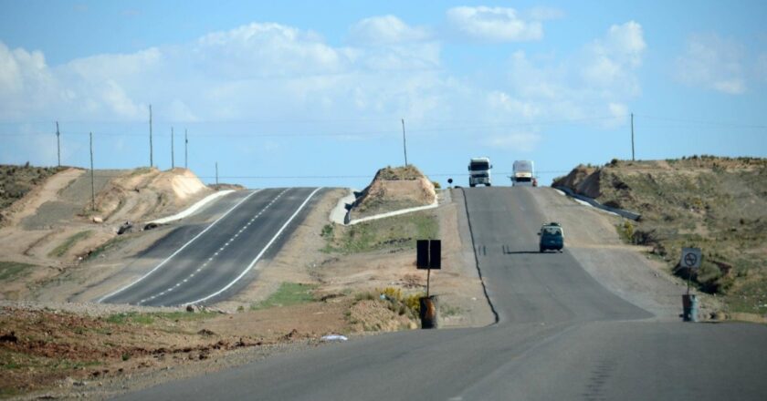 Hallan un cadáver desmembrado en la carretera La Paz – Oruro; sospechan que fue atropellado