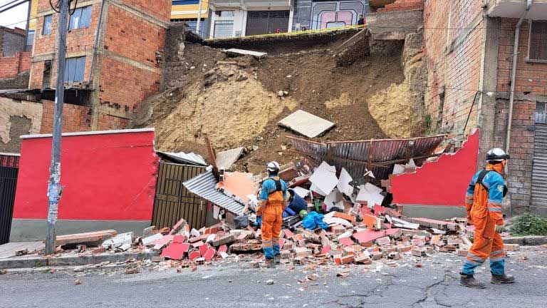 Se desploma una vivienda en el macrodistrito Max Paredes de La Paz