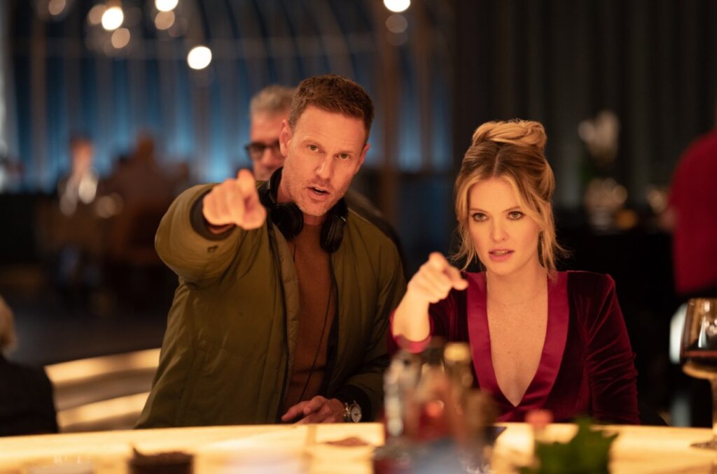 Todos son sospechosos en “Drop: Amenaza Anónima”, el nuevo thriller protagonizado por Brandon Sklenar
