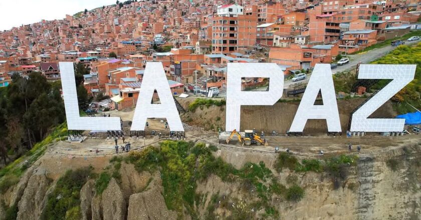 Alcaldía destinó Bs 2,1 millones al letrero de “La Paz” en una zona propensa a deslizamientos