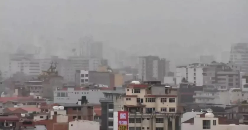 La Llajta amanece con lluvia y neblina; rige alerta por ‘descenso brusco’ de temperaturas