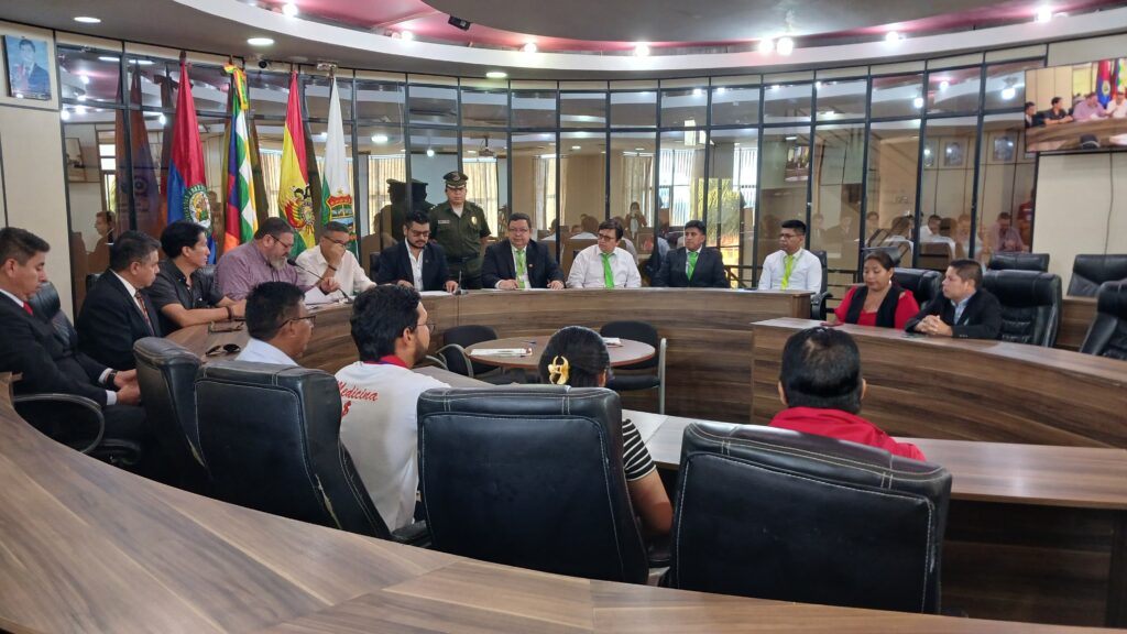 Estudiantes de la Universidad Amazónica de Pando realizarán sus prácticas en la Fiscalía Departamental