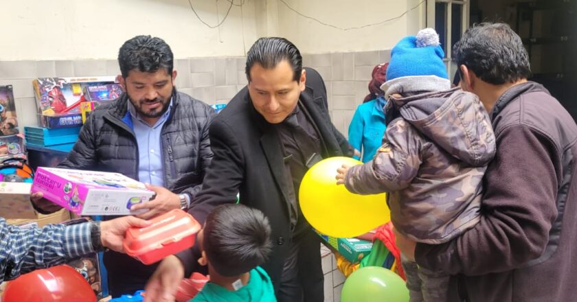 Fiscal Departamental de La Paz entregó víveres y juguetes a hijos de los lustrabotas