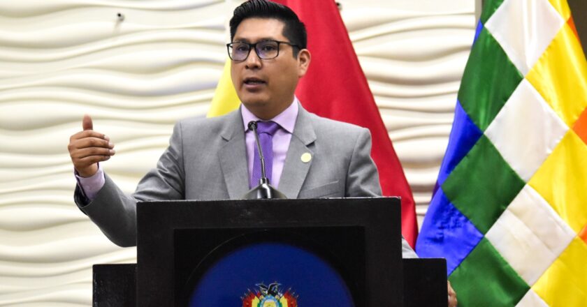 Foro Académico: Procurador General motiva a estudiantes de Derecho a ser buenos abogados que trabajen para defender a la patria