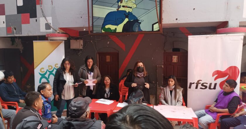 CDC Bolivia realiza campaña de socialización del Decreto de Indulto en el Penal de San Pedro
