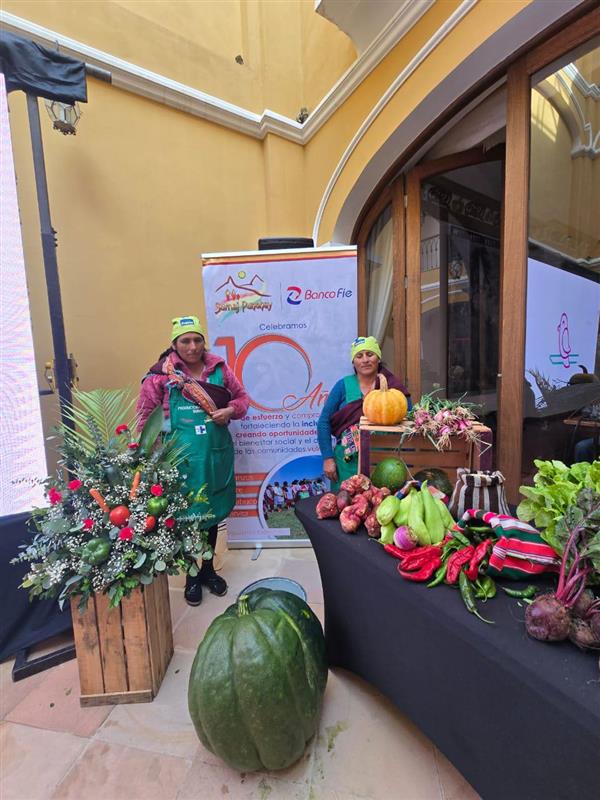 Banco FIE y ONG Sumaj Punchay