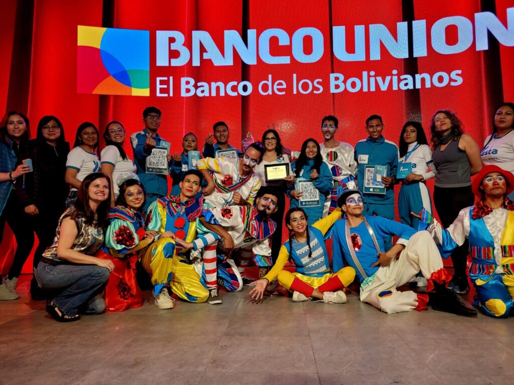 Banco Unión recibe el premio a “Mejor Stand a la Experiencia”