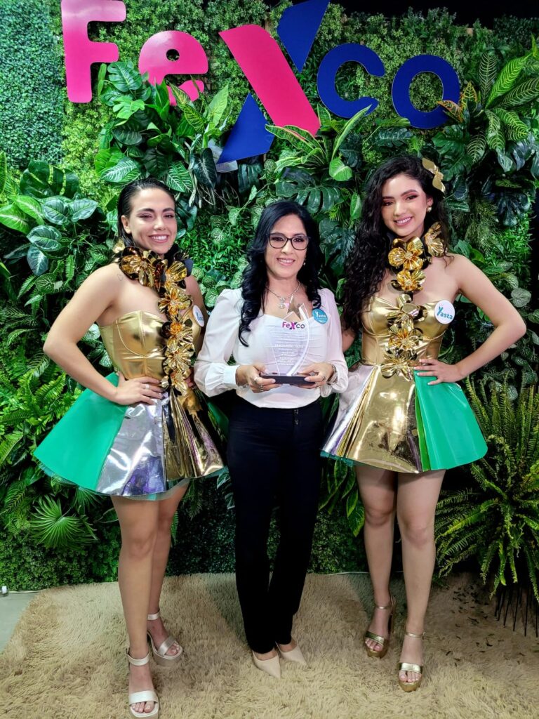 Banco Unión recibe el premio a “Mejor Stand a la Experiencia”