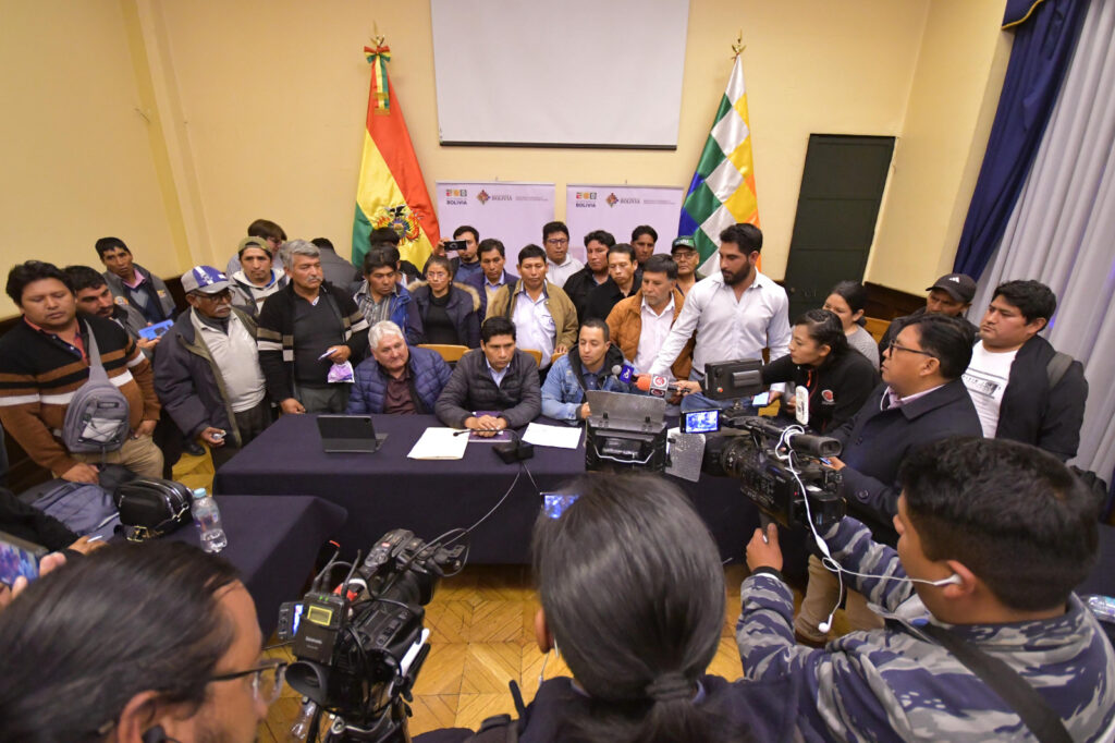 EMAPA ratifica compromiso con el abastecimiento de maíz para el sector avícola y precios justos para la población.