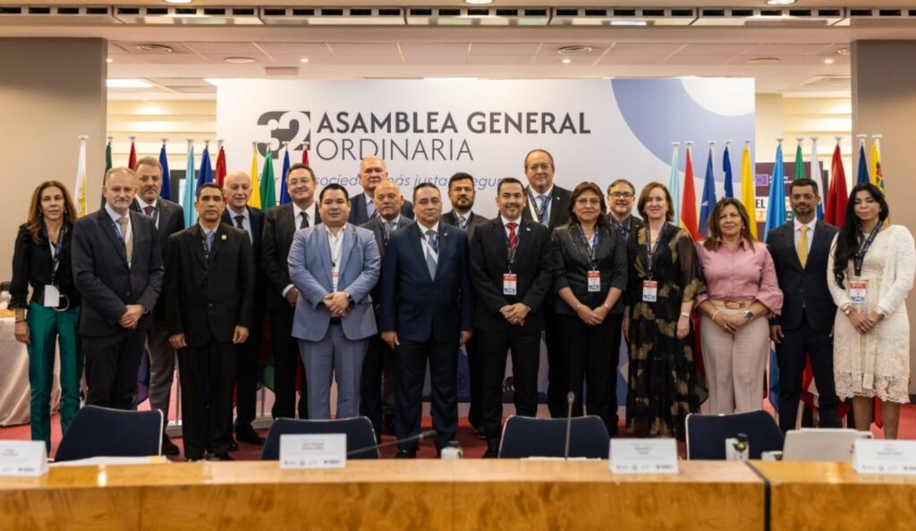 Bolivia lidera iniciativas tecnológicas en la lucha contra la criminalidad en la XXXII Asamblea de la AIAMP