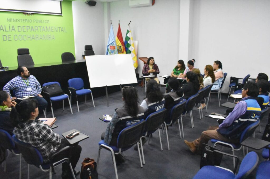 Fiscalía de Cochabamba reúne a psicólogos