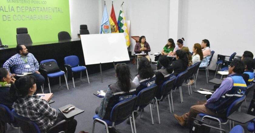 Fiscalía de Cochabamba reúne a psicólogos de varias instituciones para tratar la Declaración Única