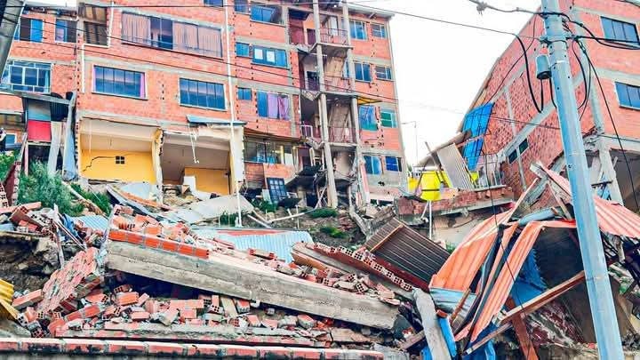 La Paz: Lluvias provocan colapso de dos viviendas en Bajo San Isidro