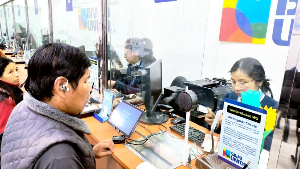 Banco Unión inició el pago del Bono de Indigencia 2025 para personas con discapacidad visual