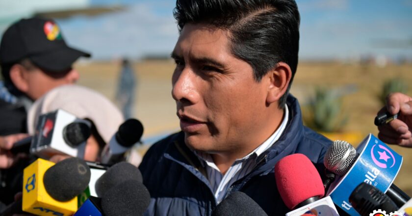 La Paz recibe primer envío aéreo de aceite estatal “Sabor Casero” para garantizar abastecimiento