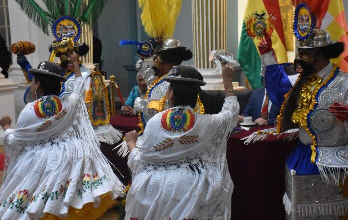 Fraternidades del Gran Poder llevarán crespones negros y banderas blancas en señal de duelo