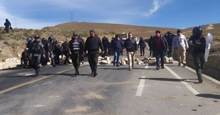 Reabren la carretera Cochabamba – Santa Cruz tras más de 10 días de bloqueo