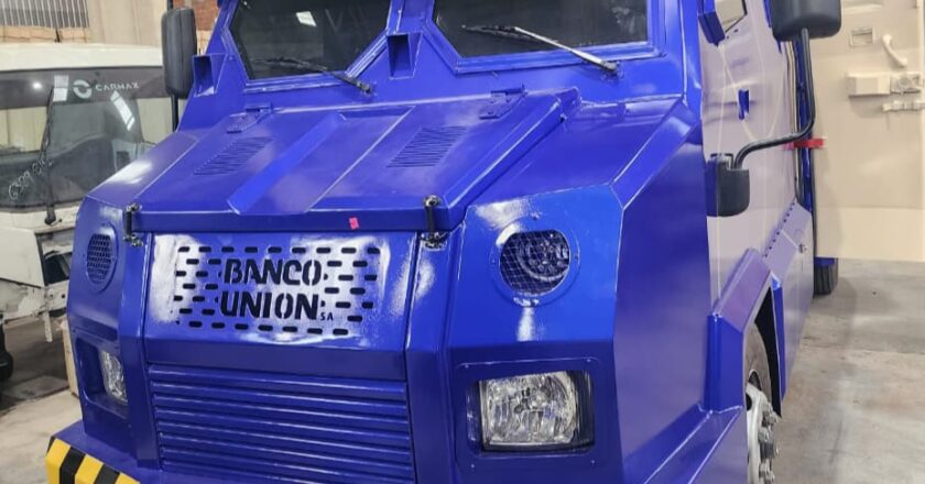 Banco Unión refuerza su logística con nuevos vehículos blindados y amplía cobertura de agencias móviles Sariri en zonas rurales