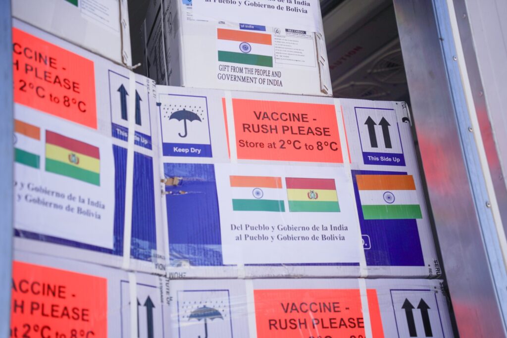 Bolivia recibe 300.000 vacunas contra el sarampión y la rubéola donadas por la India