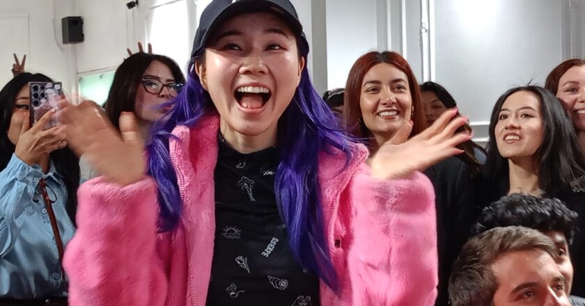 Chingu Amiga lidera el primer HONOR Talk en Bolivia junto a referentes del mundo digital