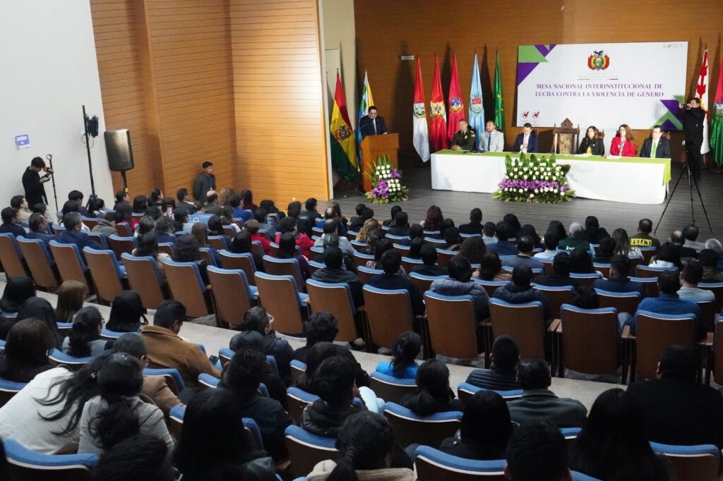 Fiscal General lidera Mesa Nacional Interinstitucional con firme compromiso de fortalecer la Lucha Contra la Violencia de Género y la Niñez
