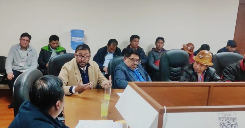 Fiscalía de Potosí refuerza acciones contra el «Jukéo» mediante reunión interinstitucional en el municipio de Porco