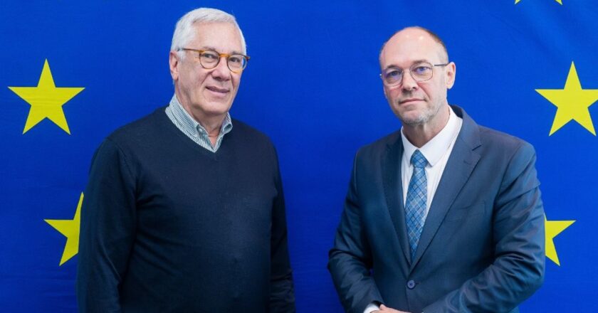 Misión de la Unión Europea se reúne con Rodríguez Veltzé, gremios de periodistas y sociedad civil como parte de su labor de observación electoral