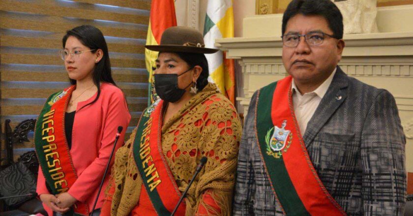 Lourdes Chambilla vuelve a la presidencia del Concejo Municipal en medio de tensiones políticas