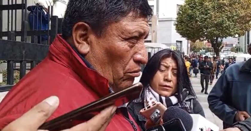 Dirigente de transporte pesado afirma que podrían abastecer de combustible al país en 30 días con libre importación