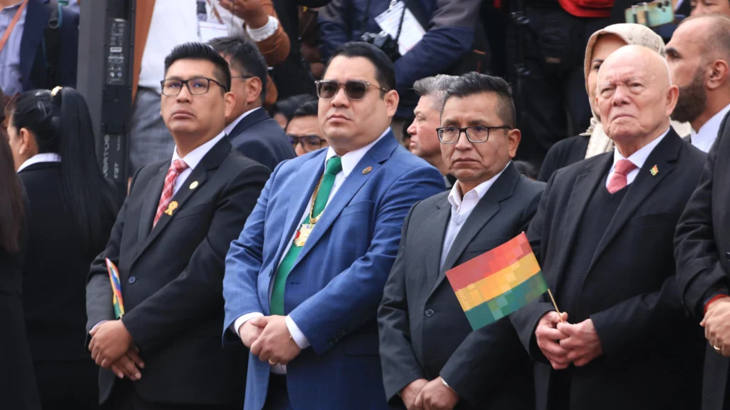 Fiscal General del Estado rinde homenaje al Bicentenario de Bolivia desde la capital