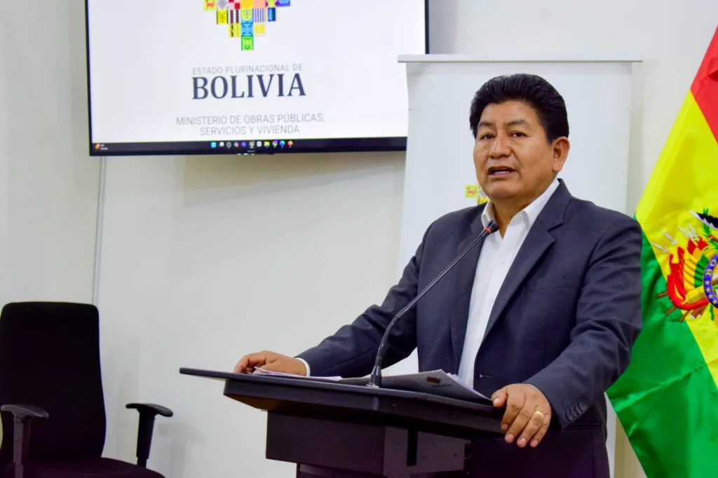 Montaño anuncia restricciones de transporte aéreo y terrestre por elecciones del 17 de agosto