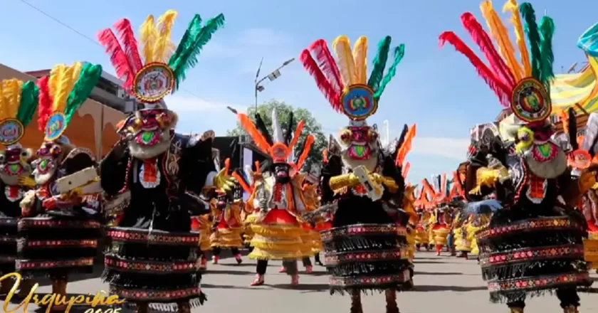 Más de 20 mil bailarines participan en la Entrada Folklórica de Urkupiña en Quillacollo